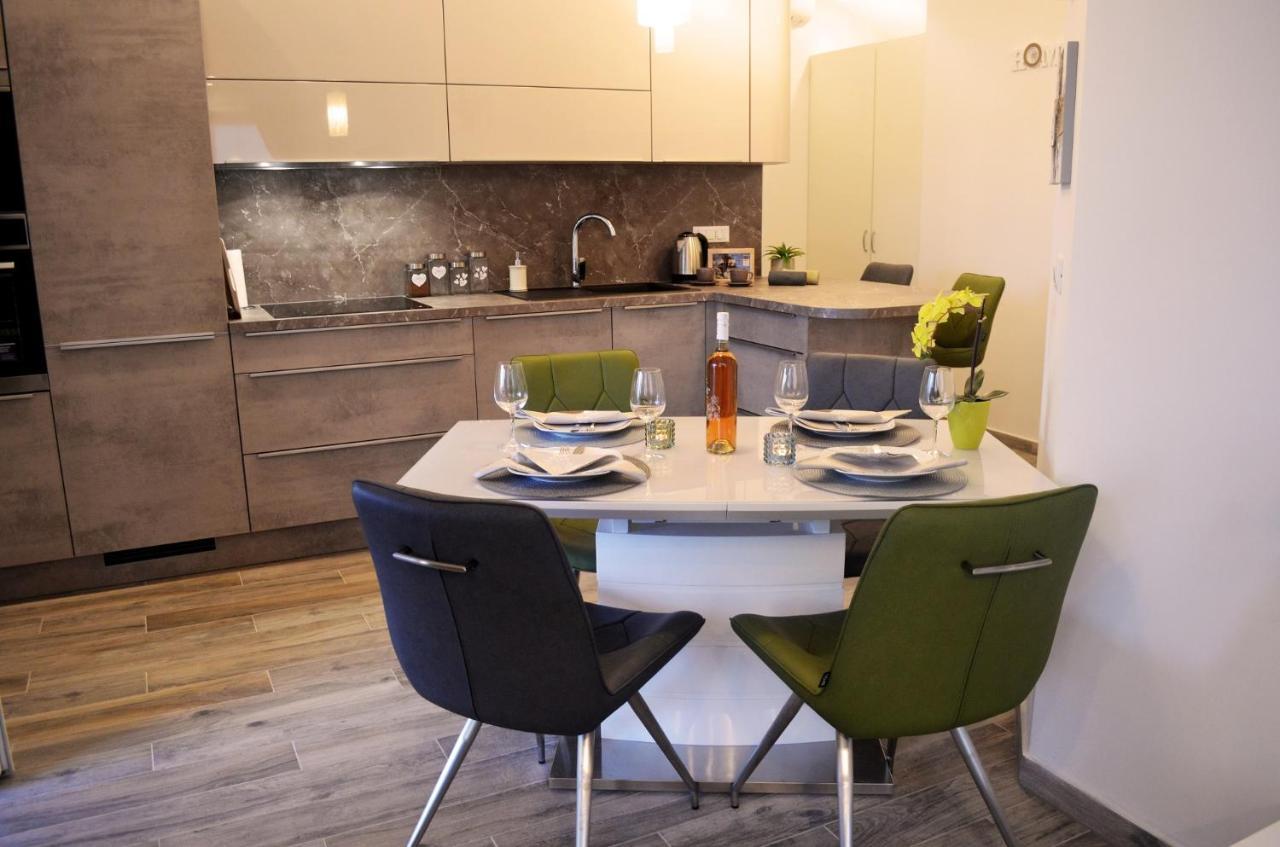 Apartments Rina - Kneze Račišće エクステリア 写真