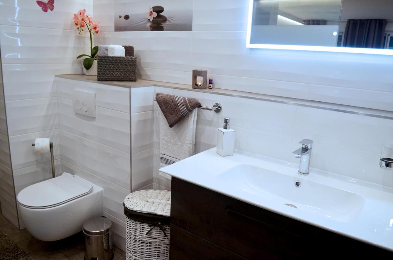 Apartments Rina - Kneze Račišće エクステリア 写真